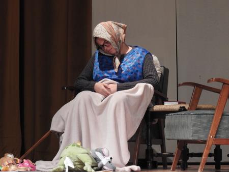 Novoustanovljena razkriška gledališka skupina Vužgeci s svojo premierno predstavo navdušila občinstvo 2